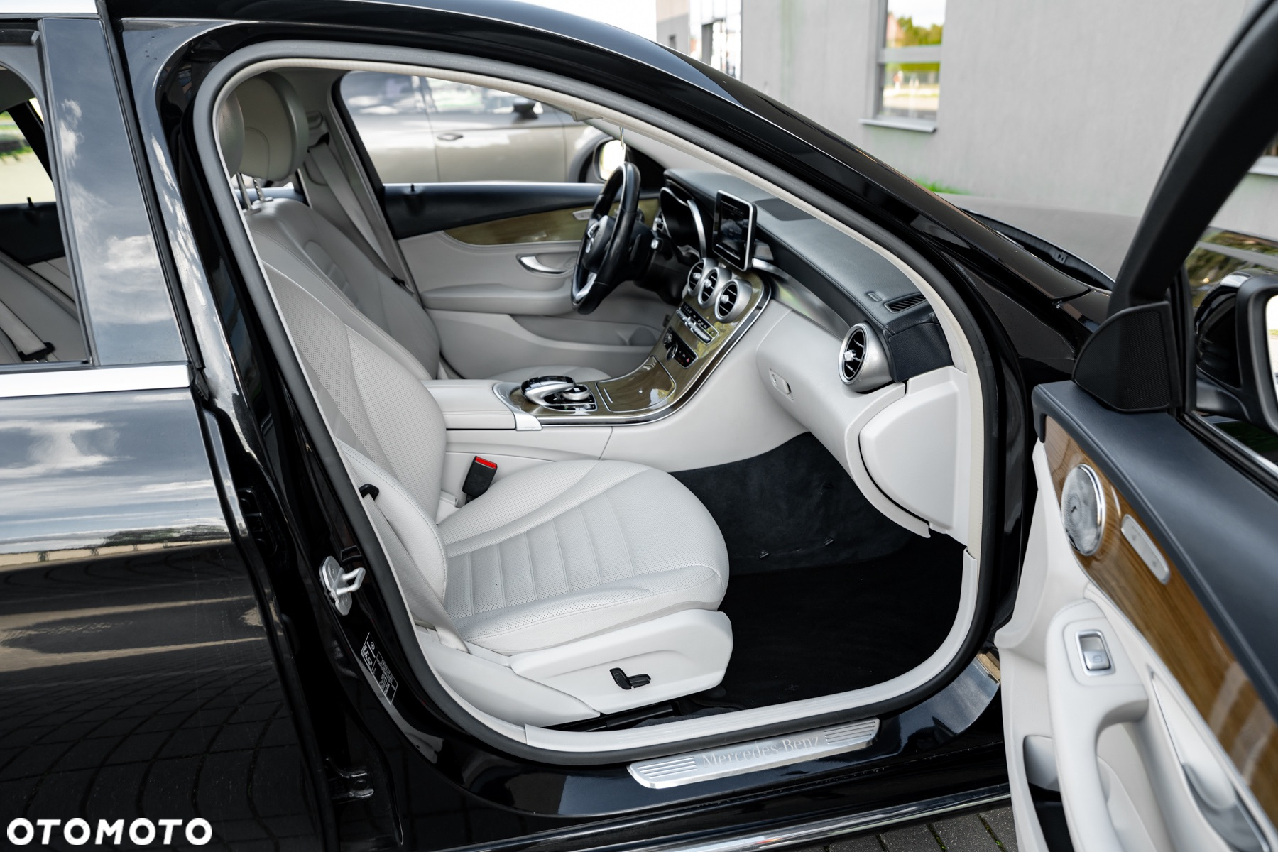 Mercedes-Benz Klasa C 250 7G-TRONIC - 26