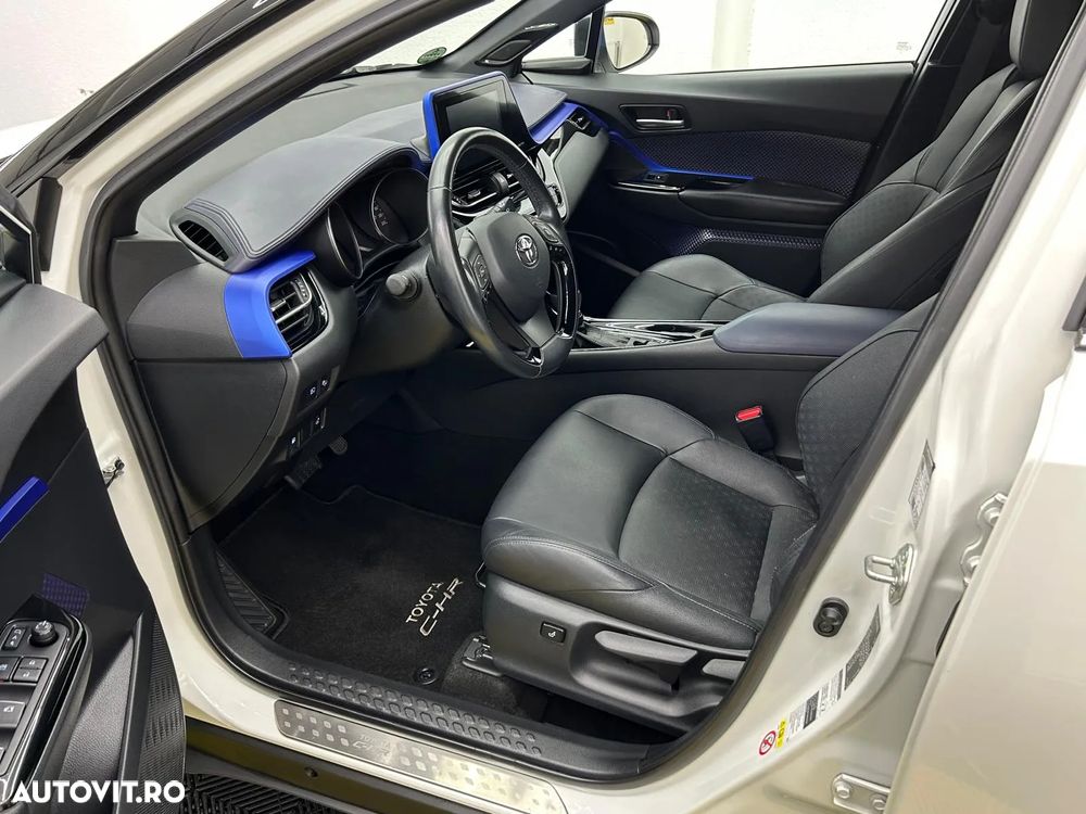 Toyota C-HR Hybrid Style Selection - 5