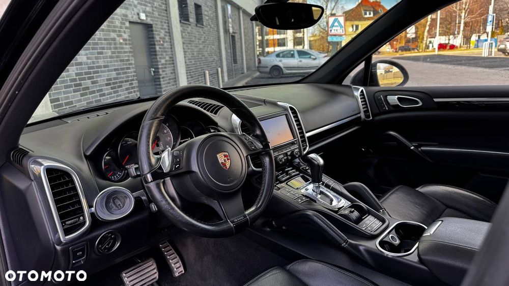 Porsche Cayenne - 21