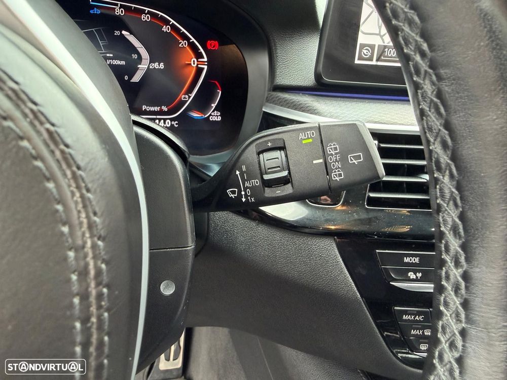 BMW 520 d Pack Desportivo M Auto - 22