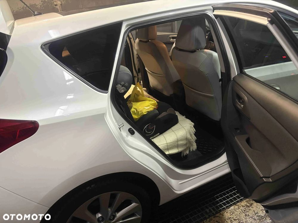 Toyota Auris 1.8 Hybrid Executive - 10