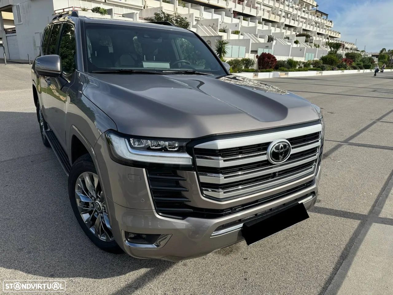Toyota Land Cruiser - 4