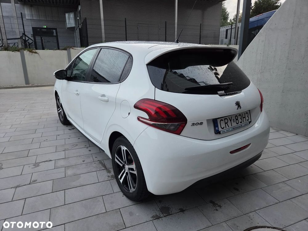 Peugeot 208 - 6