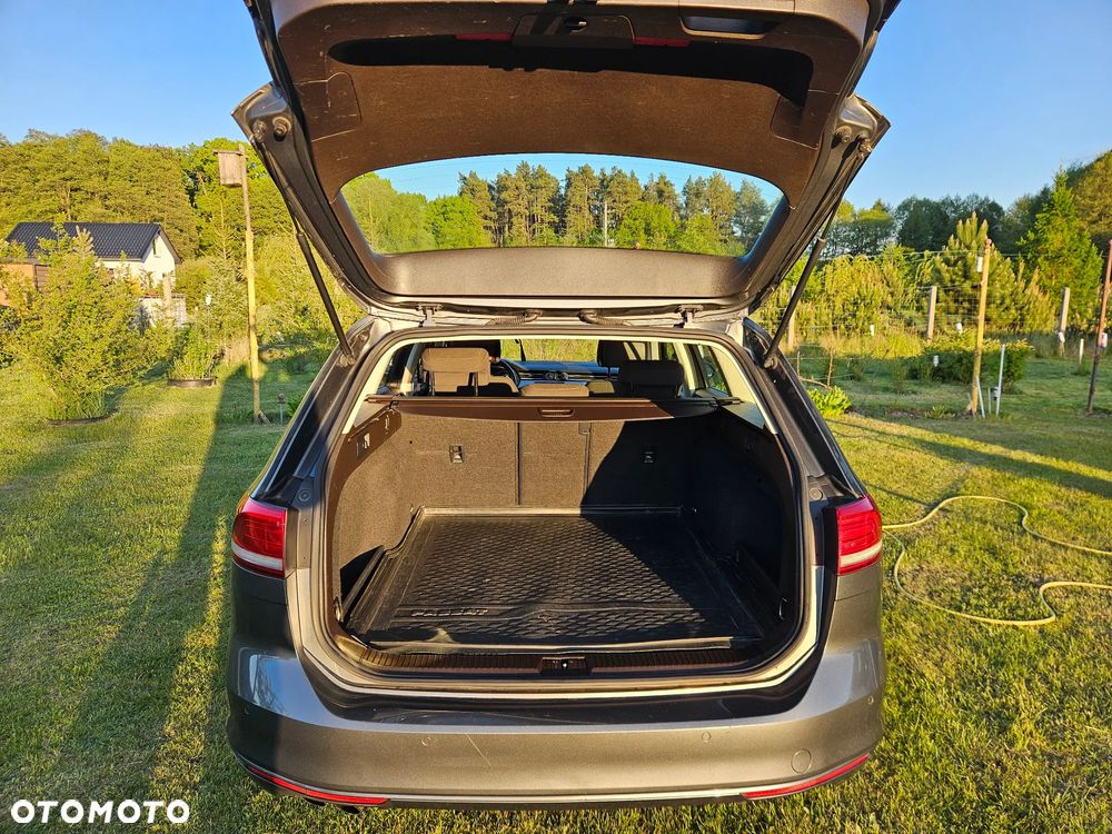 Volkswagen Passat - 16