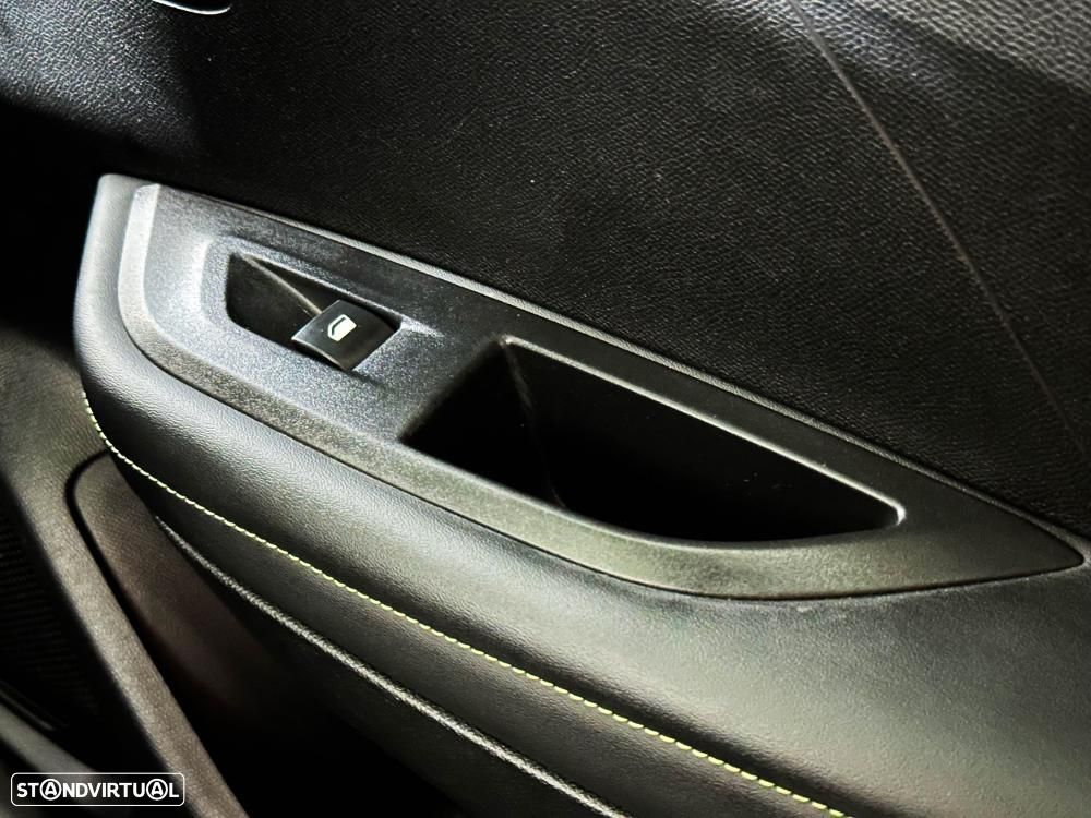 Peugeot e-2008 50 kWh GT Pack - 28