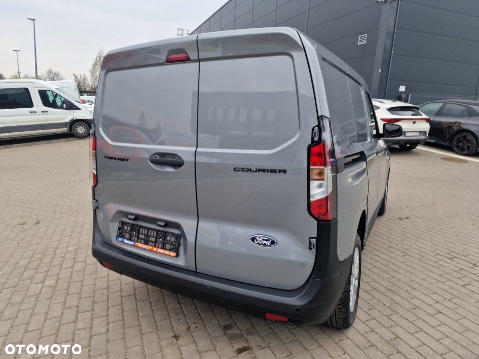 Ford Transit Courier - 4