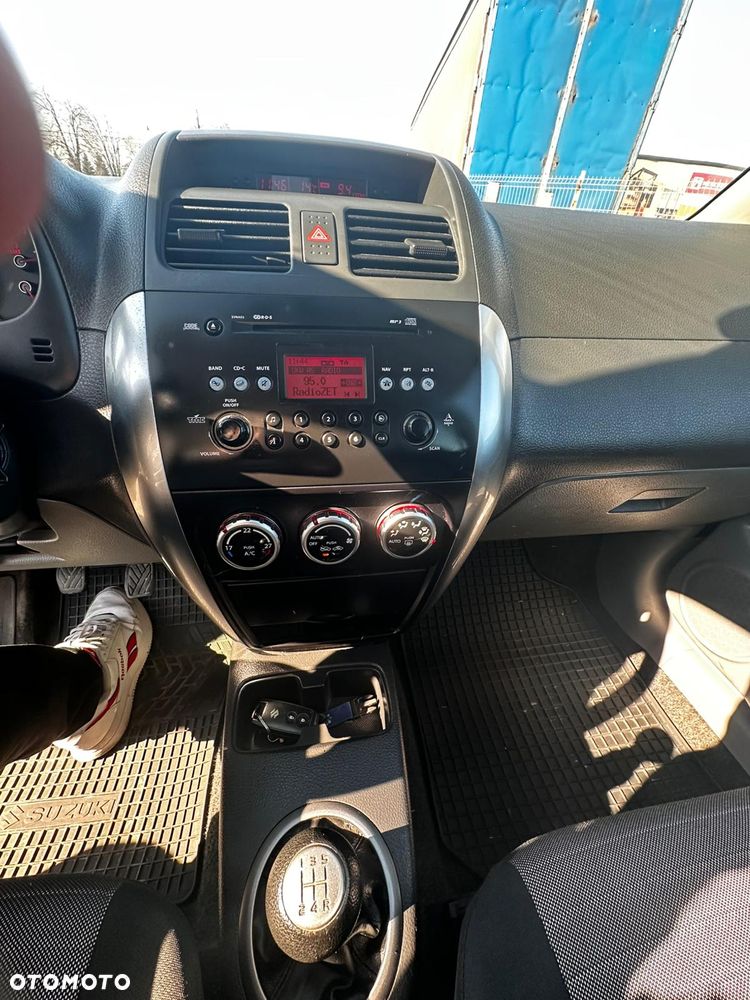 Suzuki SX4 1.6 GLX / Comfort - 10