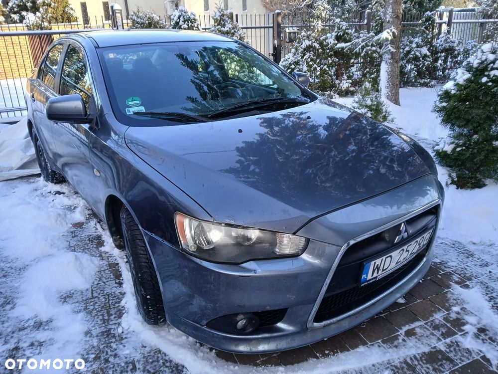 Mitsubishi Lancer 1.5 Inform - 1