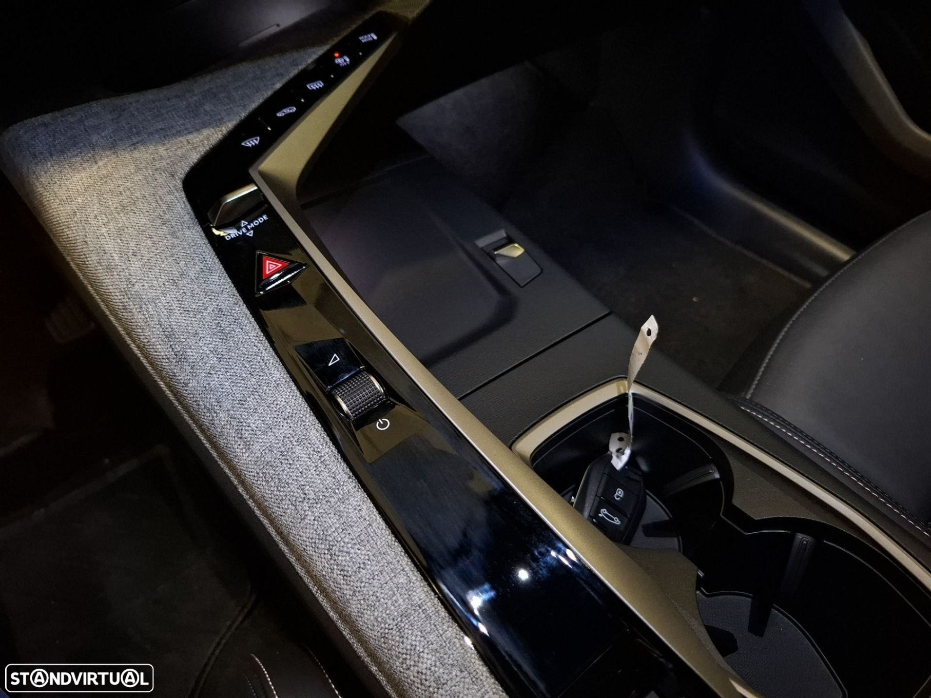 Peugeot E-3008 73 kWh Allure - 18