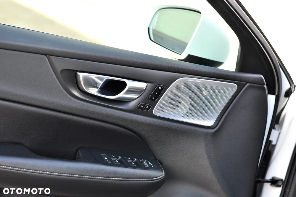 Volvo V60 Cross Country B4 D AWD Plus - 40