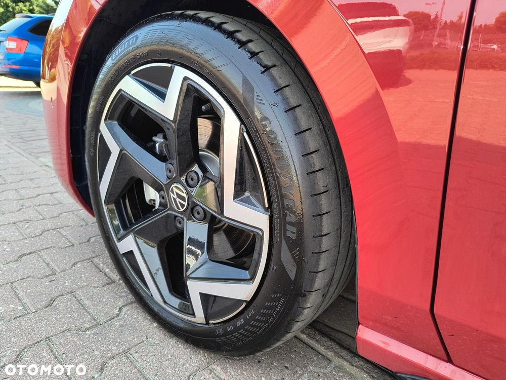 Volkswagen Passat Variant 2.0 TDI SCR R-Line DSG - 9