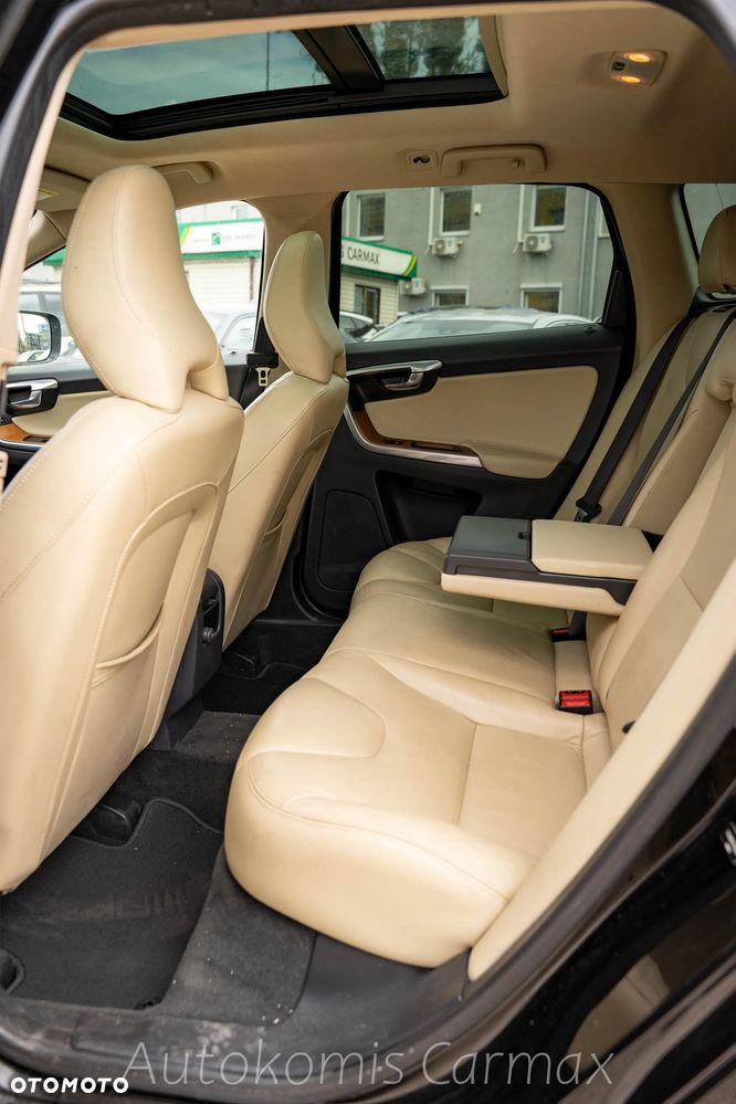 Volvo XC 60 T5 Geartronic Momentum - 22