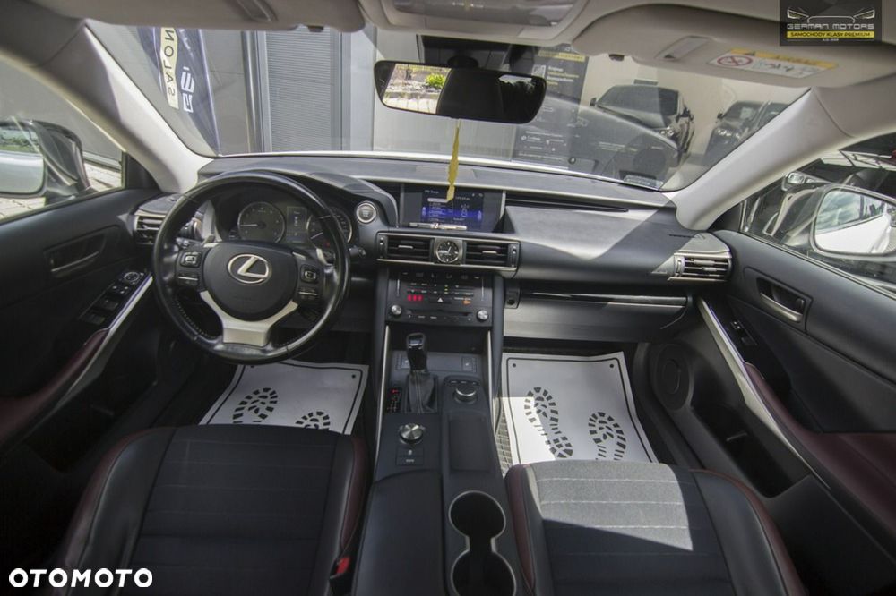 Lexus IS - 27