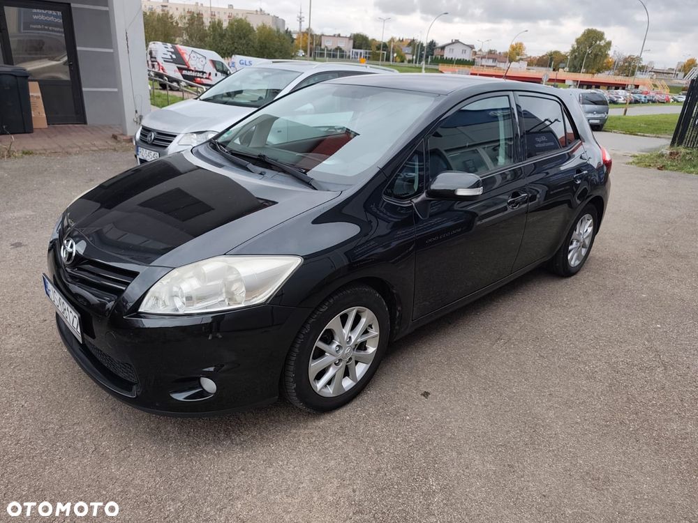 Toyota Auris 2011 photo 5