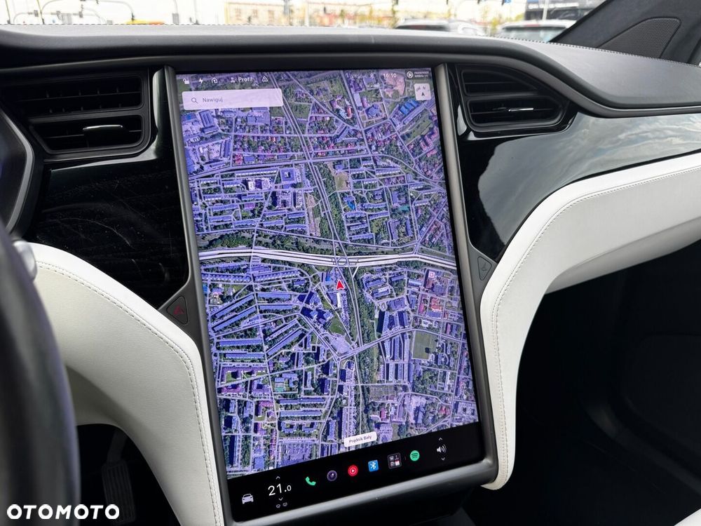 Tesla Model X - 19
