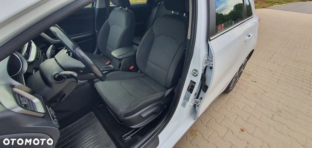 Kia Ceed - 9