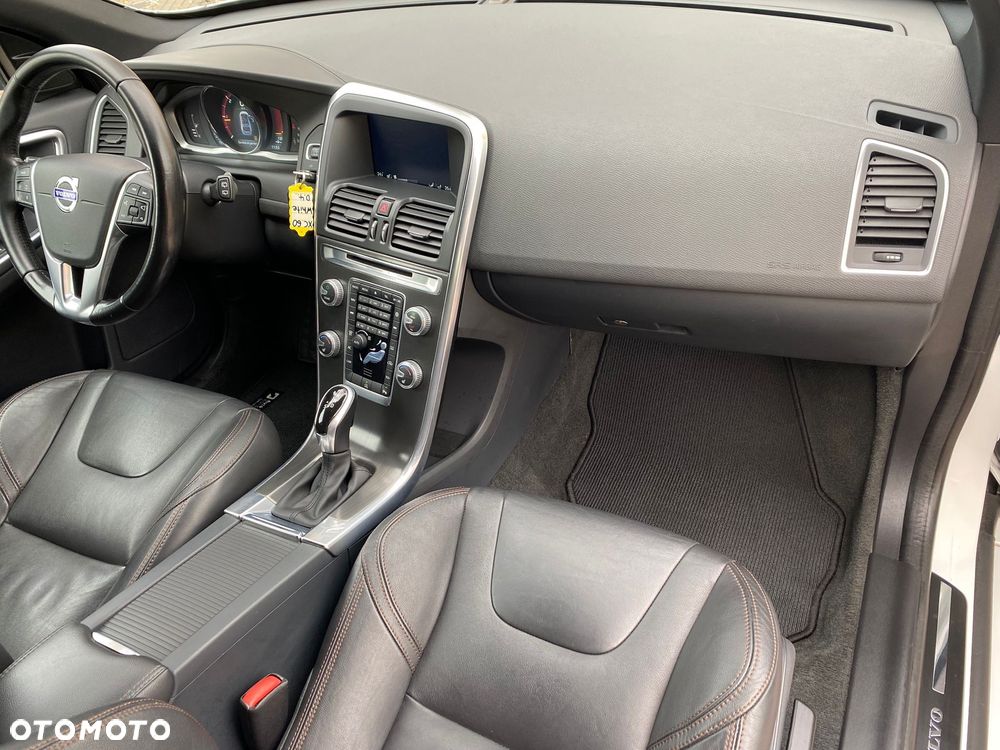 Volvo XC 60 D4 Drive-E Ocean Race - 12