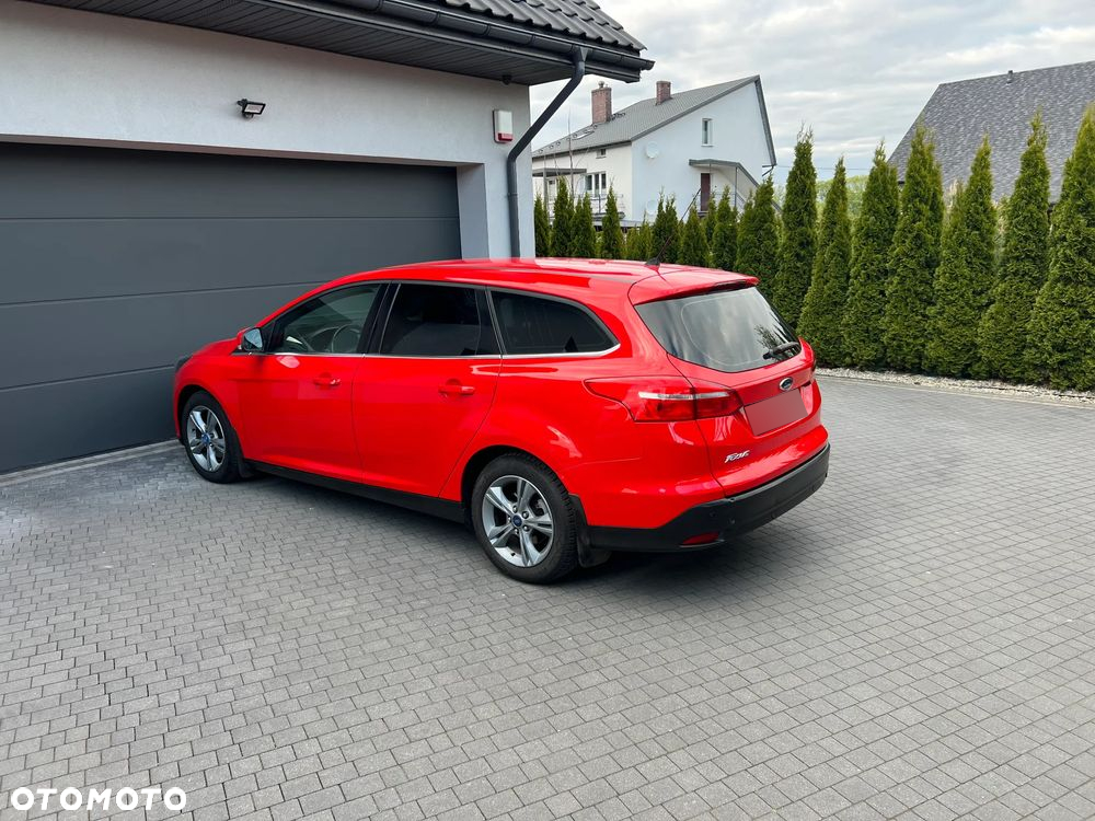 Ford Focus 1.5 TDCi Red Edition - 9