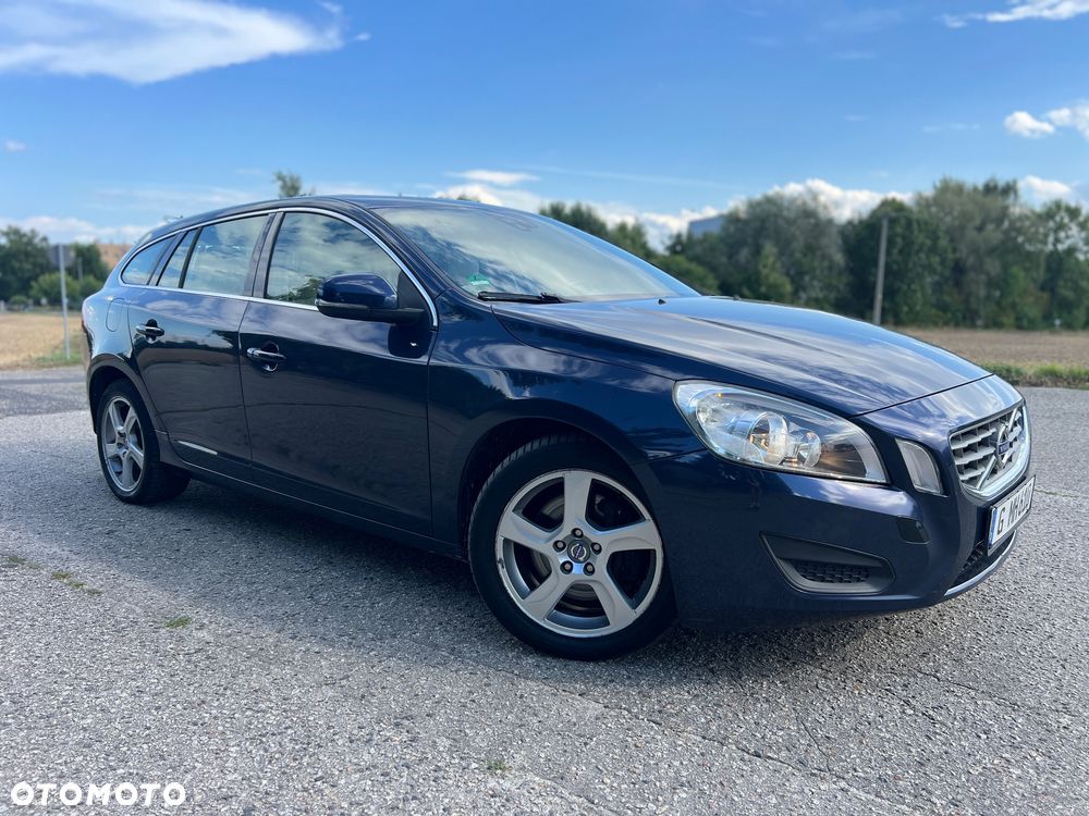 Volvo V60 D5 Momentum - 2