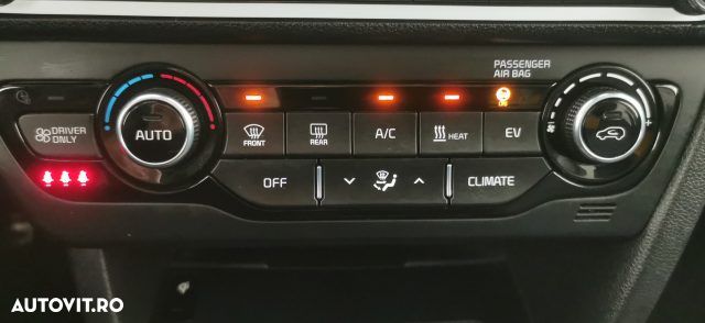 Kia Niro e-Niro 150 kW Vision - 8