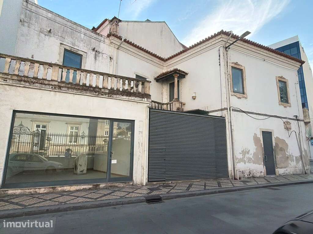 Prédio, Baixa - Grande imagem: 4/35