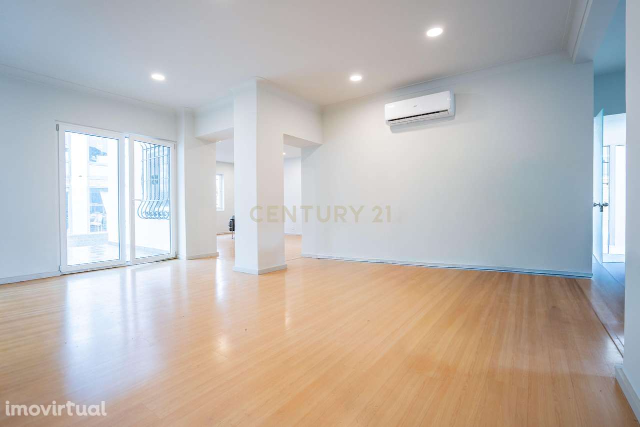 Moradia Av. Gago Coutinho - O espaço ideal para o seu negócio - Grande imagem: 4/31