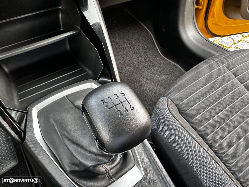 Peugeot 208 1.2 PureTech Active Pack - 19