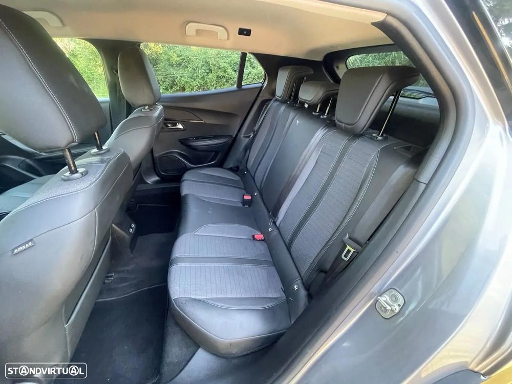 Peugeot e-2008 Allure - 16
