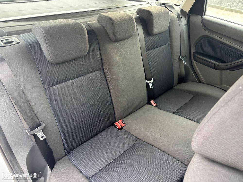 Ford Focus SW 1.6 TDCi Titanium - 28