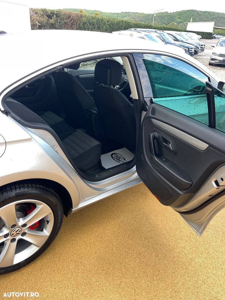 Volkswagen Passat CC 2.0 TDI BlueMotion Technology Dynamic Black - 25