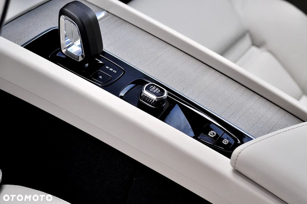 Volvo XC 60 B4 D AWD Geartronic Inscription - 18