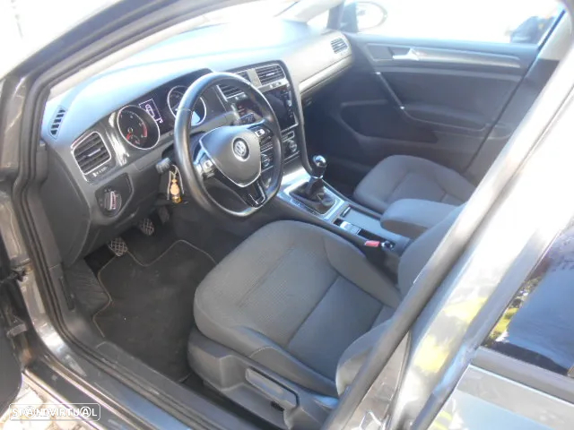VW Golf 1.6 TDI Confortline - 8