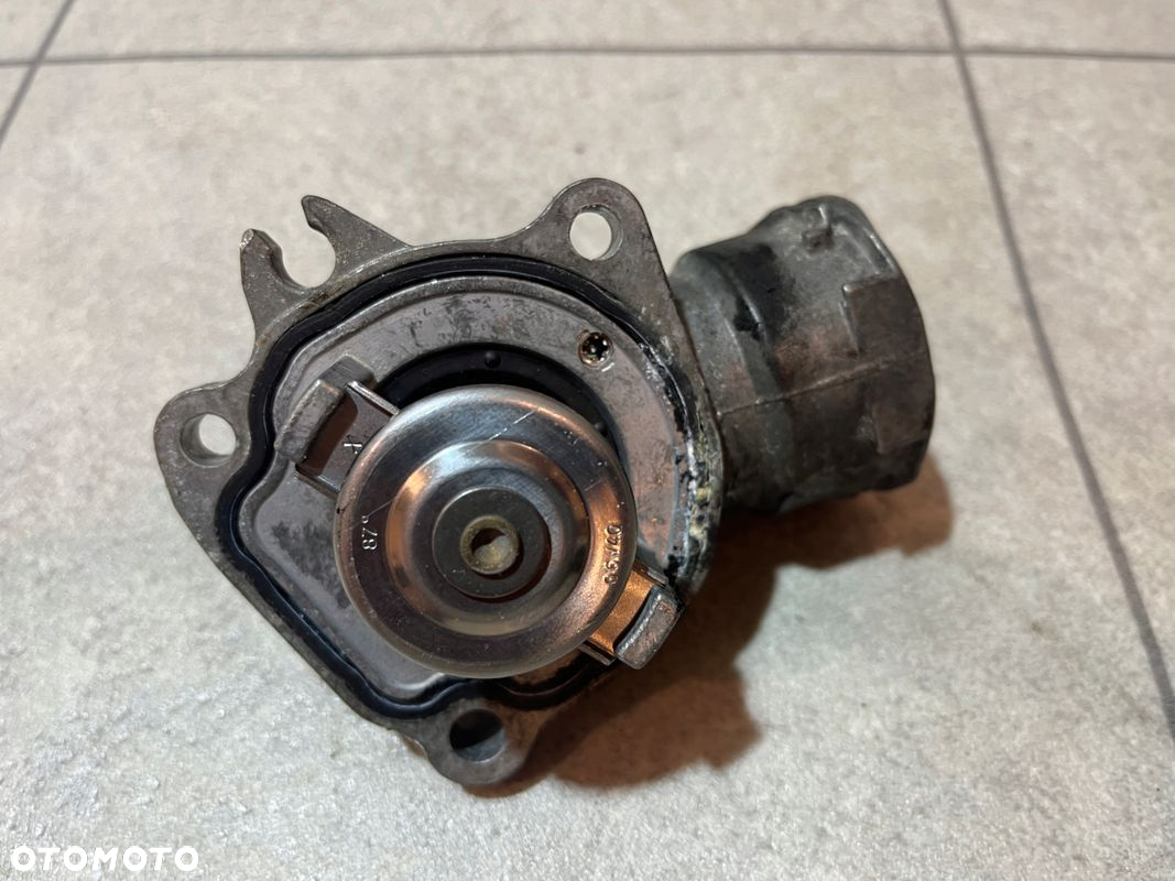 MERCEDES OM642 3.0CDI TERMOSTAT ORYGINAŁ BDB STAN - 5