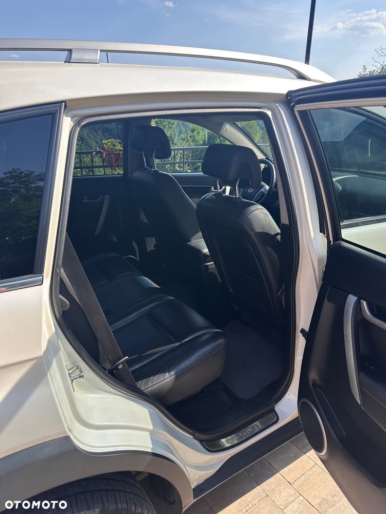 Chevrolet Captiva 2.2 D LTZ - 23