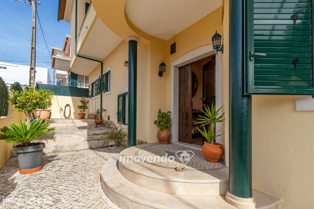 Moradia isolada T4+2 de luxo, em Santo António dos Cavaleiros - Grande imagem: 4/60