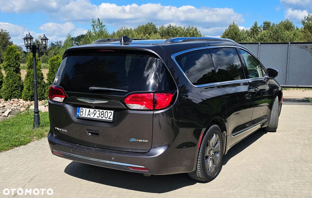 Chrysler Pacifica - 21