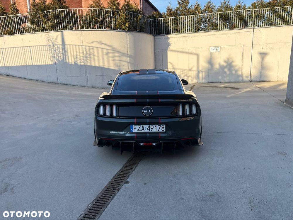 Ford Mustang 5.0 V8 GT - 12