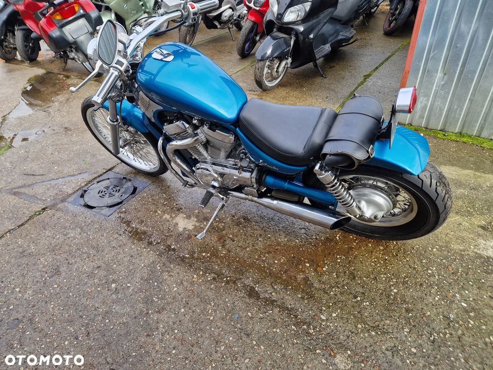 Suzuki Intruder - 7