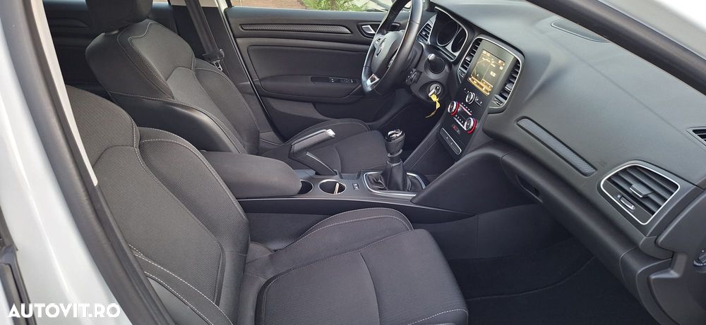 Renault Megane - 24