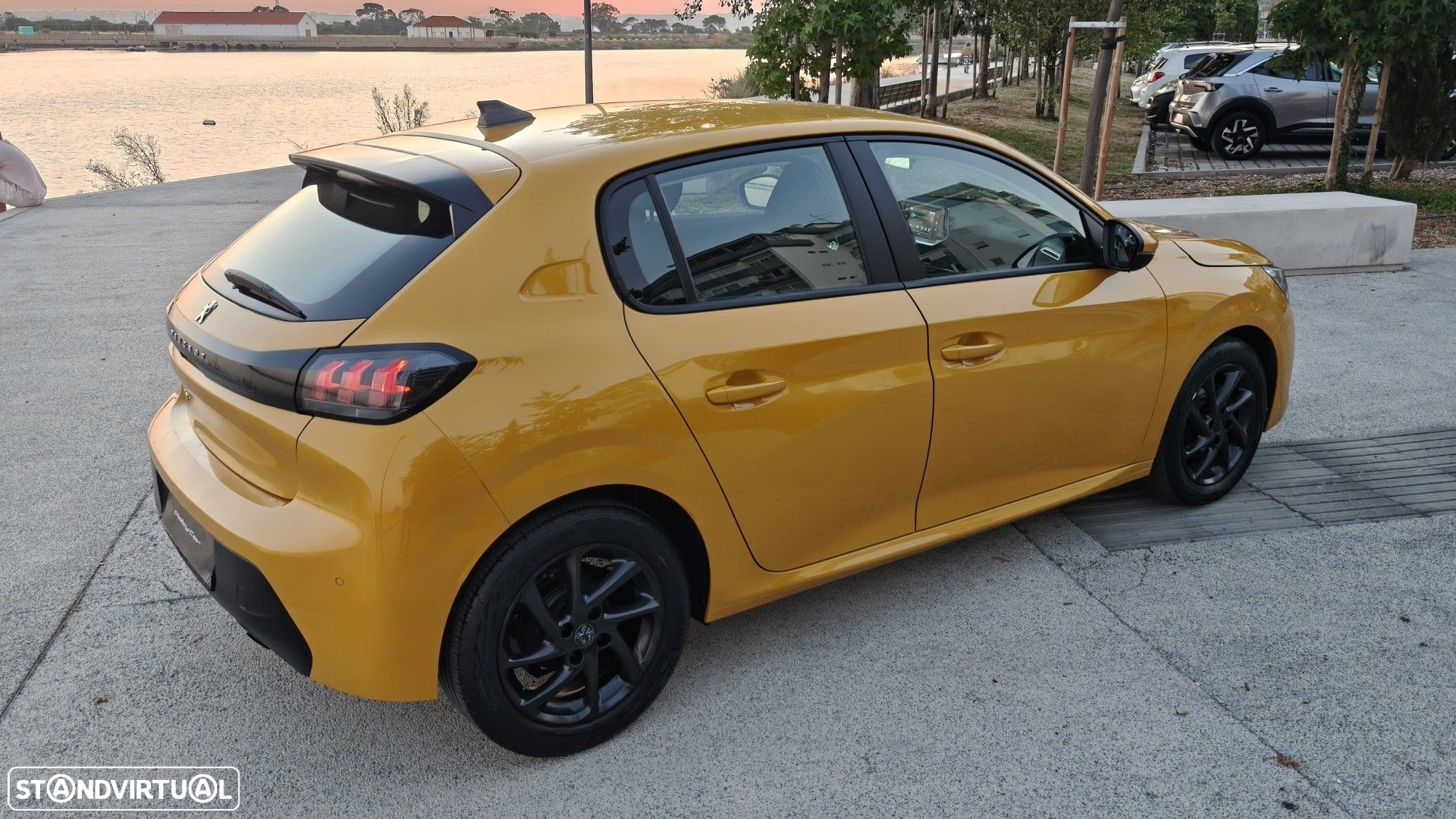 Peugeot 208 1.2 PureTech Active - 17