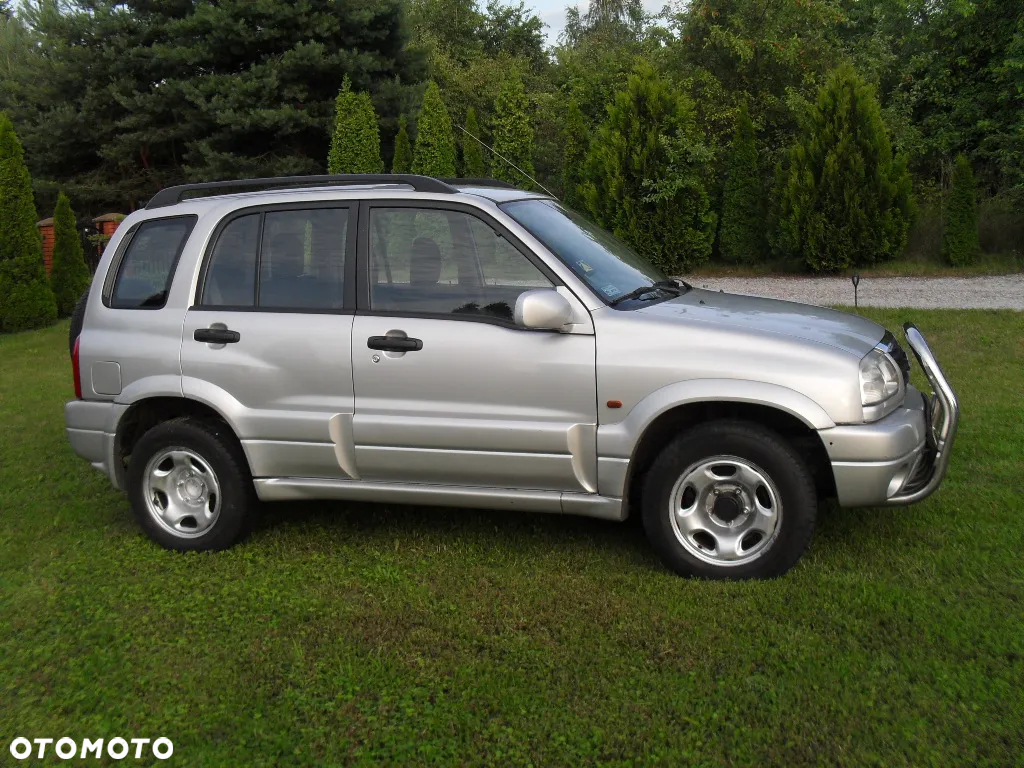 Suzuki Grand Vitara 2.0 - 18