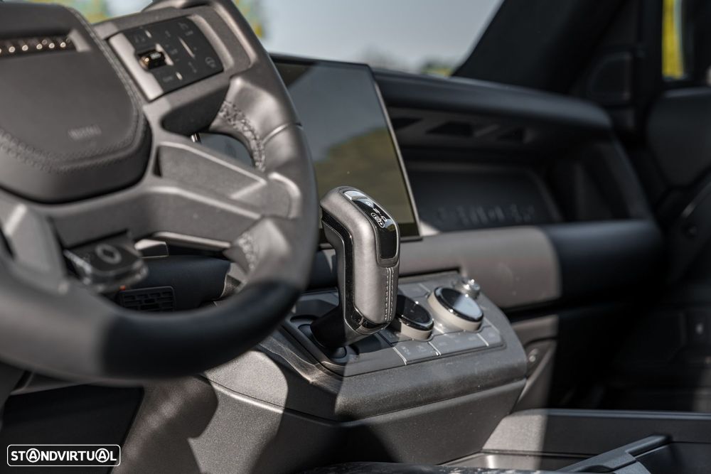 Land Rover Defender 4.4 P635 110 AWD Octa Edition One - 26