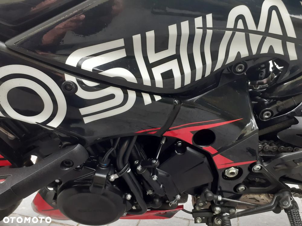 Suzuki GSX 1000 - 24