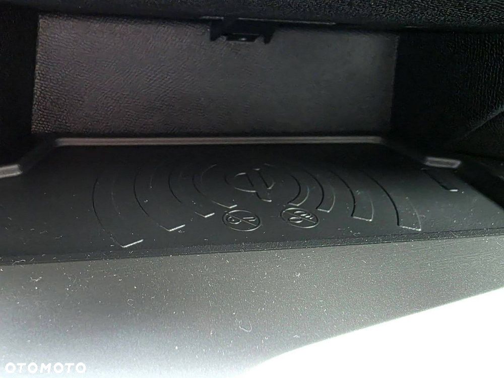 Peugeot 408 1.2 PureTech GT S&S EAT8 - 26