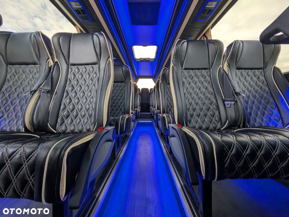 Mercedes-Benz Sprinter 519 - 23