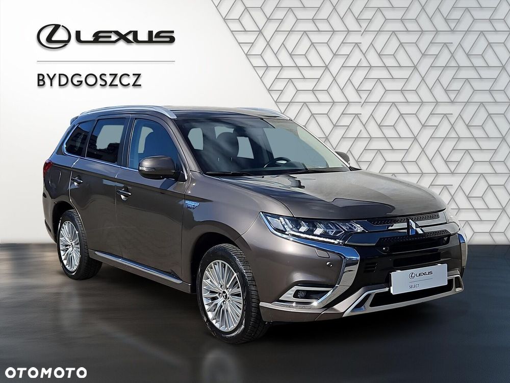 Mitsubishi Outlander - 2