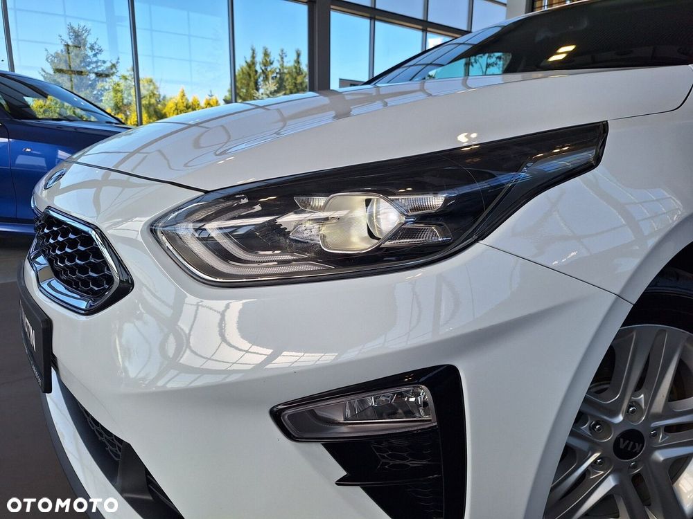 Kia Ceed 1.6 CRDi mHEV M - 10