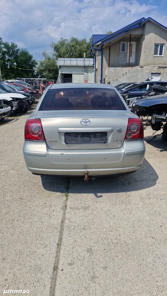 Dezmembram Toyota Avensis an 2007 motor 2.0 Diesel D4D - 7