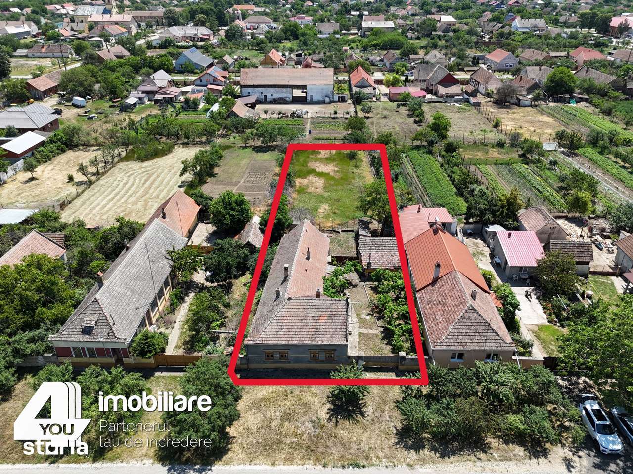 Casă în Secusigiu cu teren 1459 mp, fs.20 ml, 4 camere +anexe - Imagine principală: 2/19