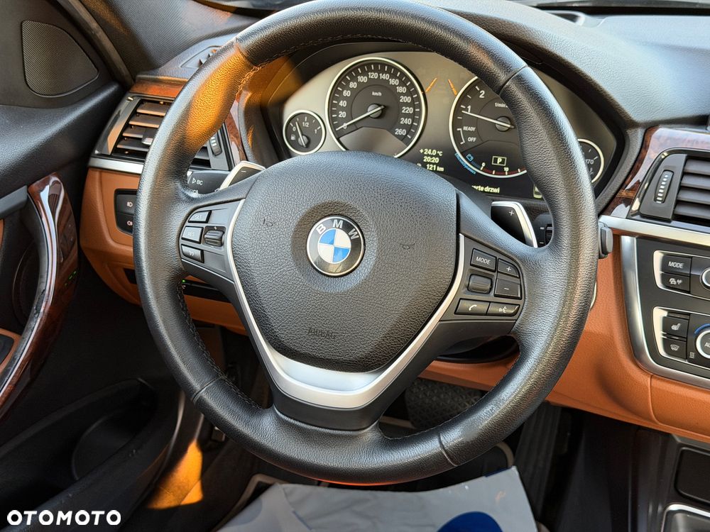 BMW Seria 3 328i Luxury Line - 31